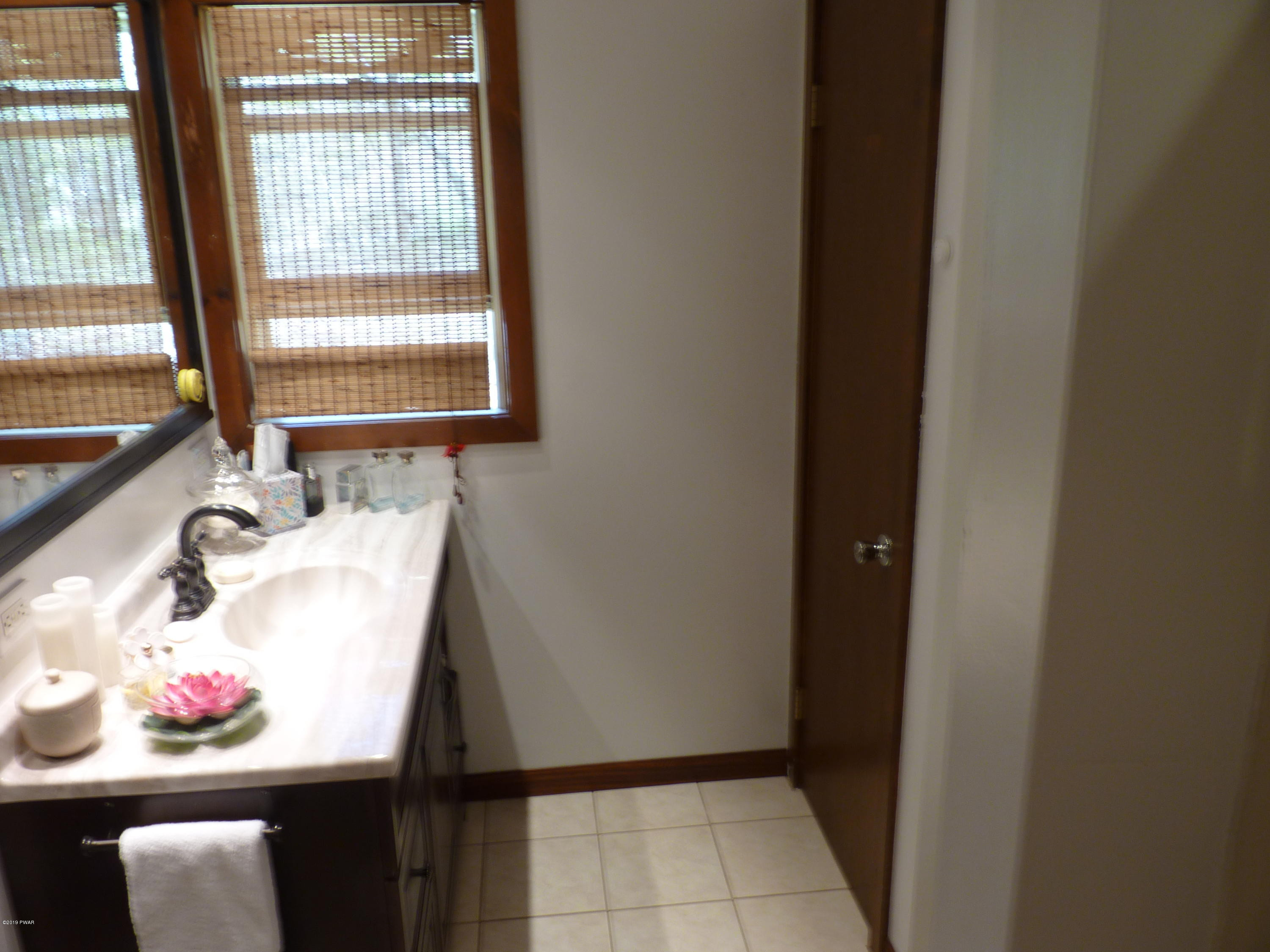 114 Mountain View Road Greeley, PA 18425 - Photo 25 of 27
