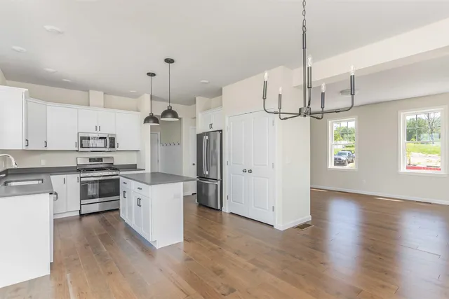 $938,375 | 4425 Ethan Allen Highway, Charlotte, VT 05445