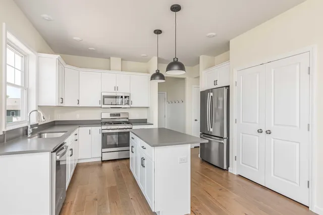 $938,375 | 4425 Ethan Allen Highway, Charlotte, VT 05445