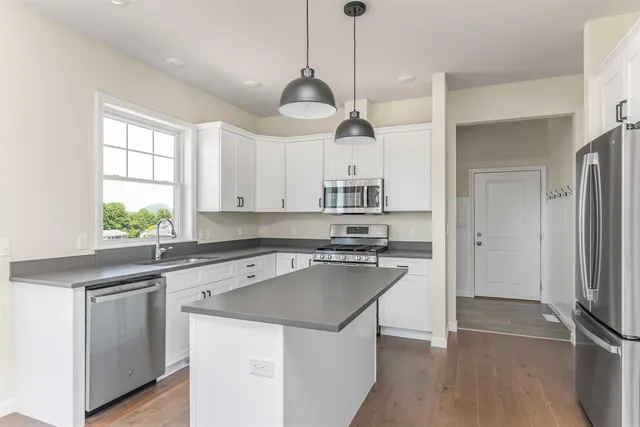 $938,375 | 4425 Ethan Allen Highway, Charlotte, VT 05445