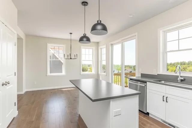 $938,375 | 4425 Ethan Allen Highway, Charlotte, VT 05445