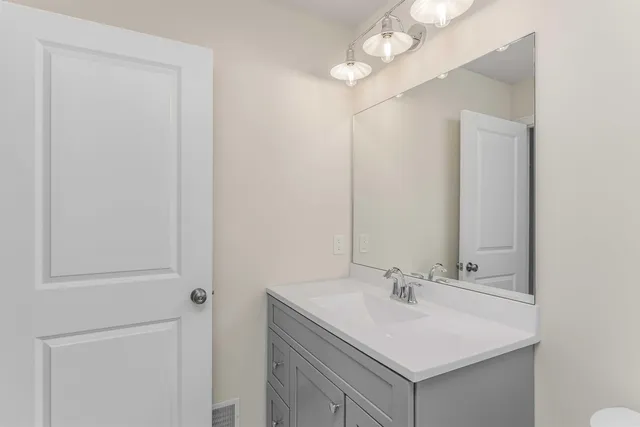 $938,375 | 4425 Ethan Allen Highway, Charlotte, VT 05445