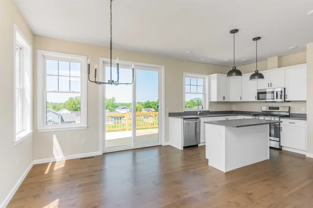 $938,375 | 4425 Ethan Allen Highway, Charlotte, VT 05445