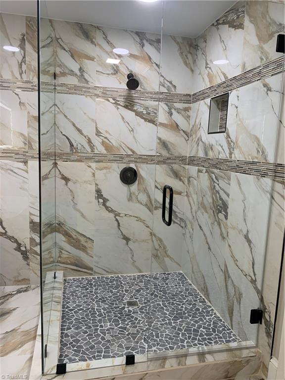 438 Old Farm Road Thomasville, NC 27360 - Photo 12 of 20 Primary shower