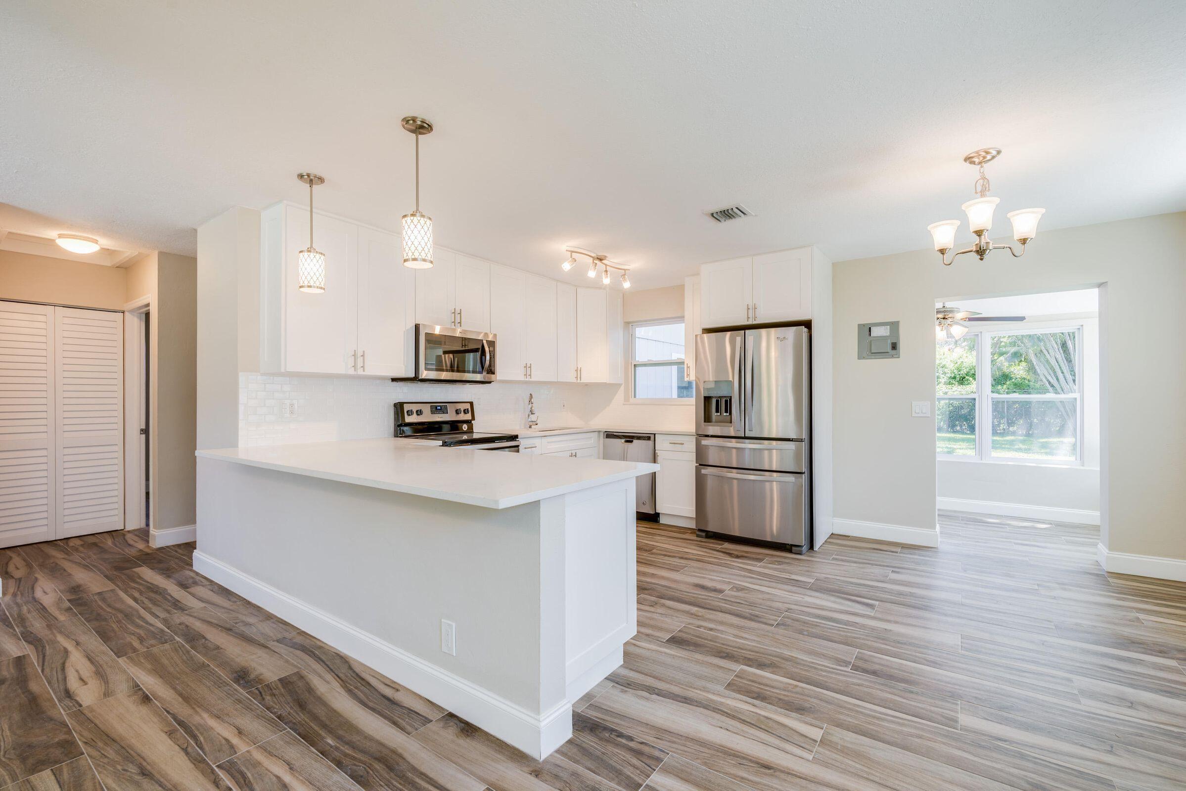 1012 Sunset Road West Palm Beach, FL 33401 - Photo 10 of 35 9