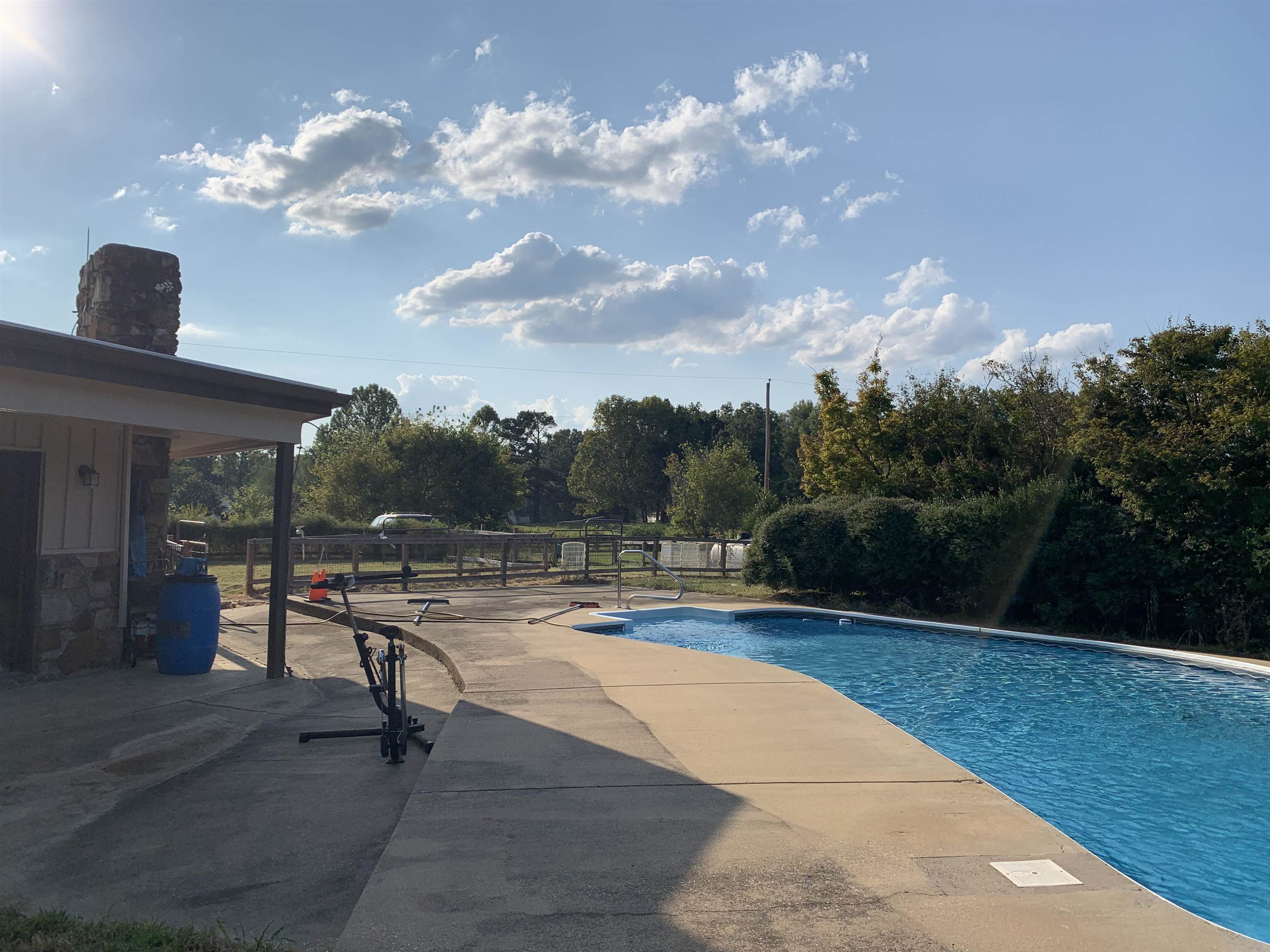 11280 Pleasant Ridge Road Arlington, TN 38002 - Photo 22 of 34 a view of a terrace with sitting area