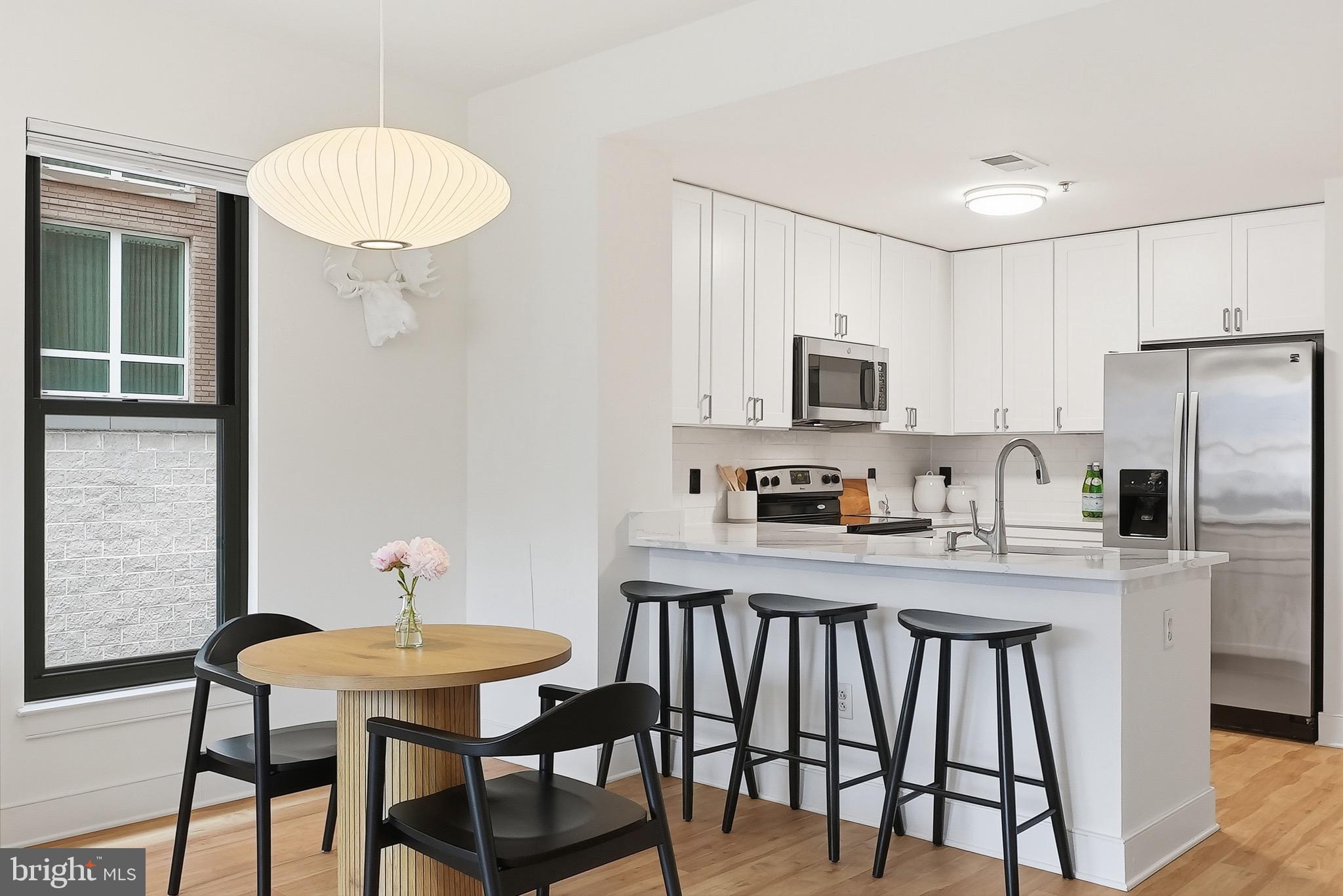 910 M Street Northwest, Unit 203 Washington, DC 20001 - Photo 9 of 24 Living/Dining