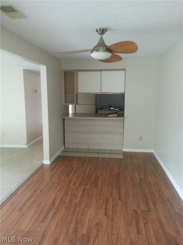 4750 Oak Point Road, Unit 105 Lorain, OH 44053 - Photo 4 of 14 Dining room area adjacent to kitchen
