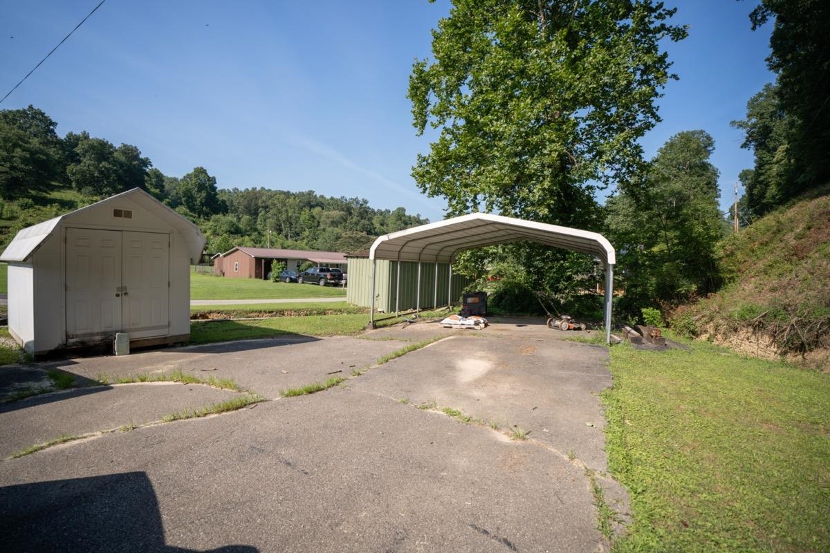 2337 Smith Branch Road Greenup, KY 41144 - Photo 8 of 29