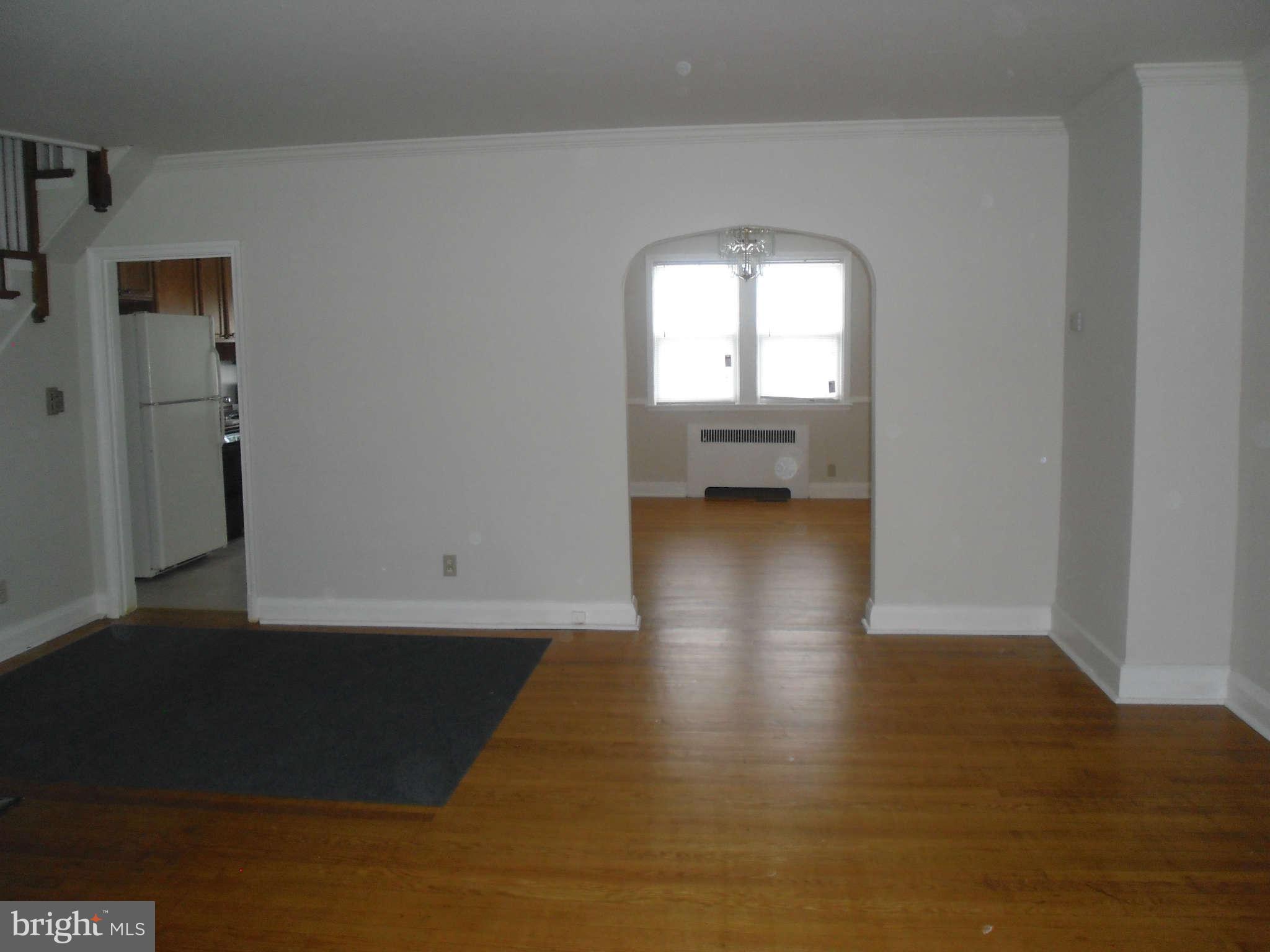 3913 Hilton Road Baltimore, MD 21215 - Photo 3 of 22 Living Room