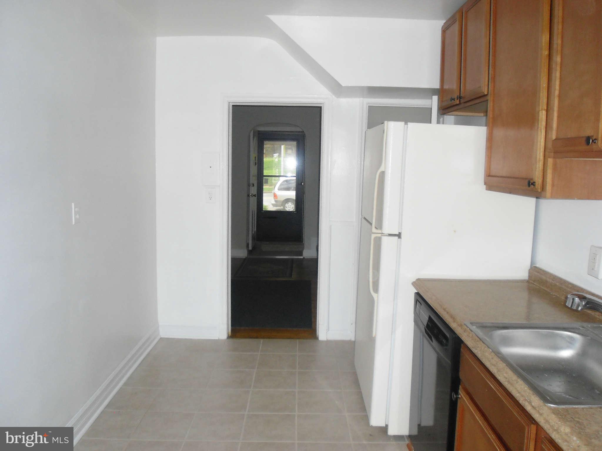 3913 Hilton Road Baltimore, MD 21215 - Photo 8 of 22 Kitchen