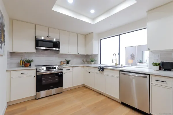 $949,000 | 10 Morena, Unit 8, Irvine, CA 92612
