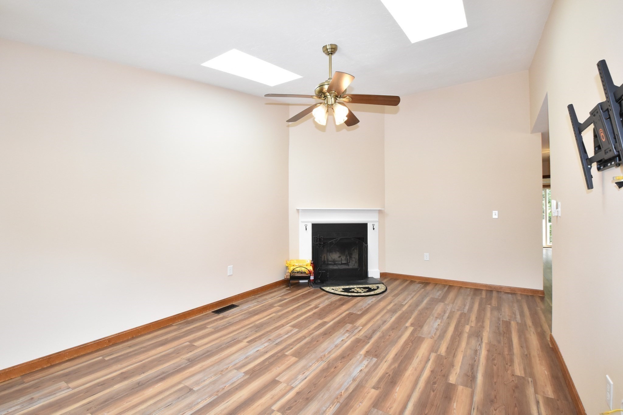 59 Nottingham Road, Unit 59 Grafton, MA 01519 - Photo 5 of 24 Gallery Image 5