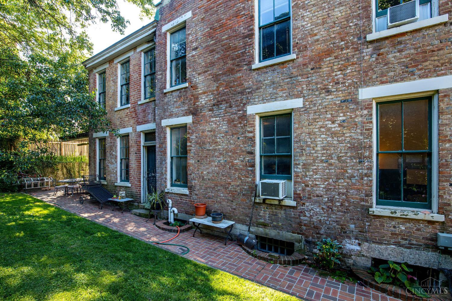 1316 Spring Street Cincinnati, OH 45202 - Photo 7 of 51