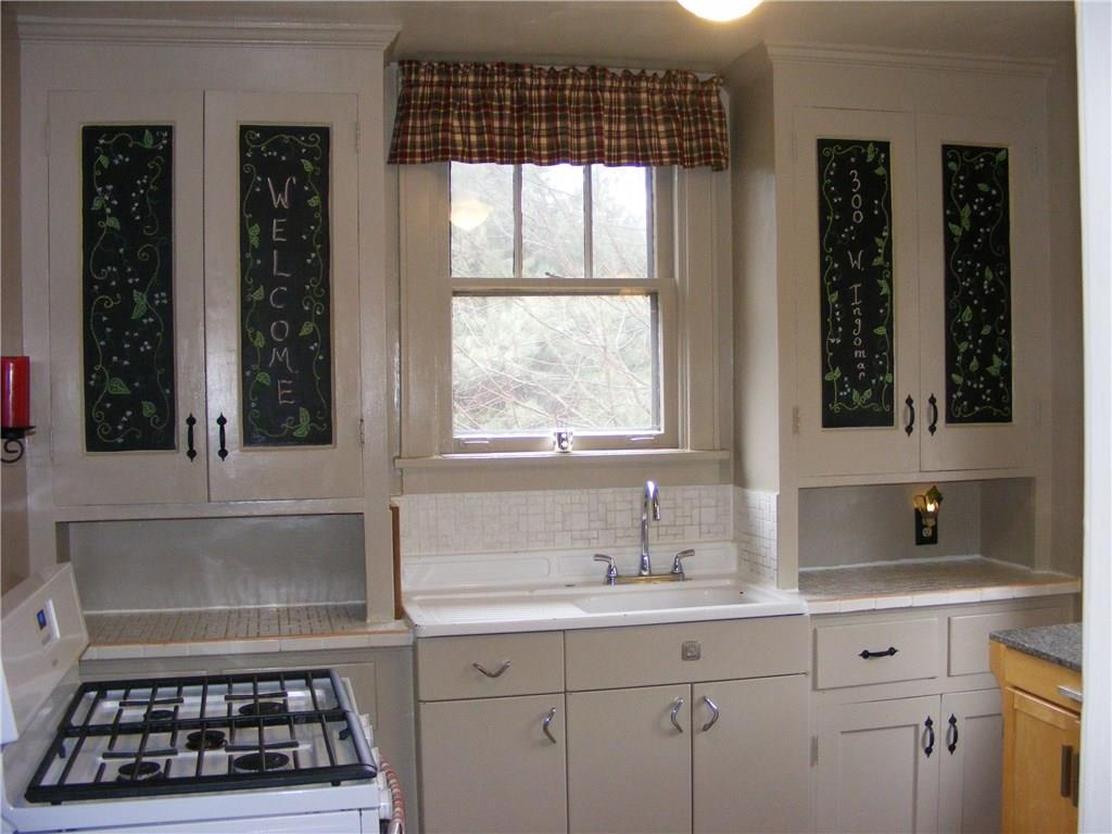 300 West Ingomar Road Pittsburgh, PA 15237 - Photo 6 of 21 This is the original classic kitchen! Ready to prepare family meals or renovate to suit your needs!