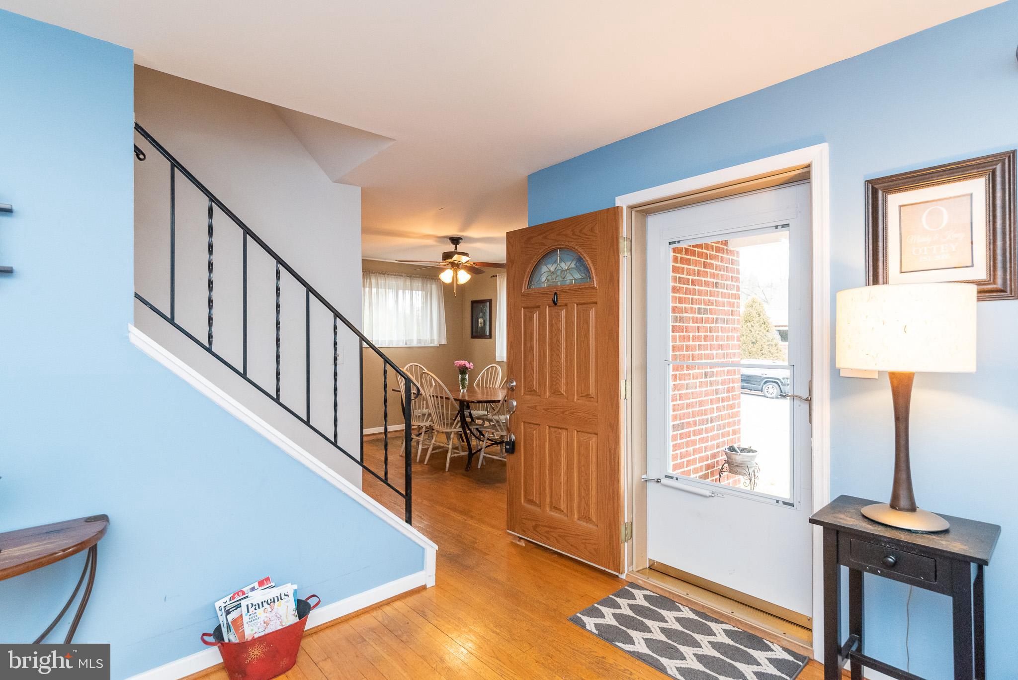 31 Edgemoor Road Lutherville-Timonium, MD 21093 - Photo 4 of 52 Entryway