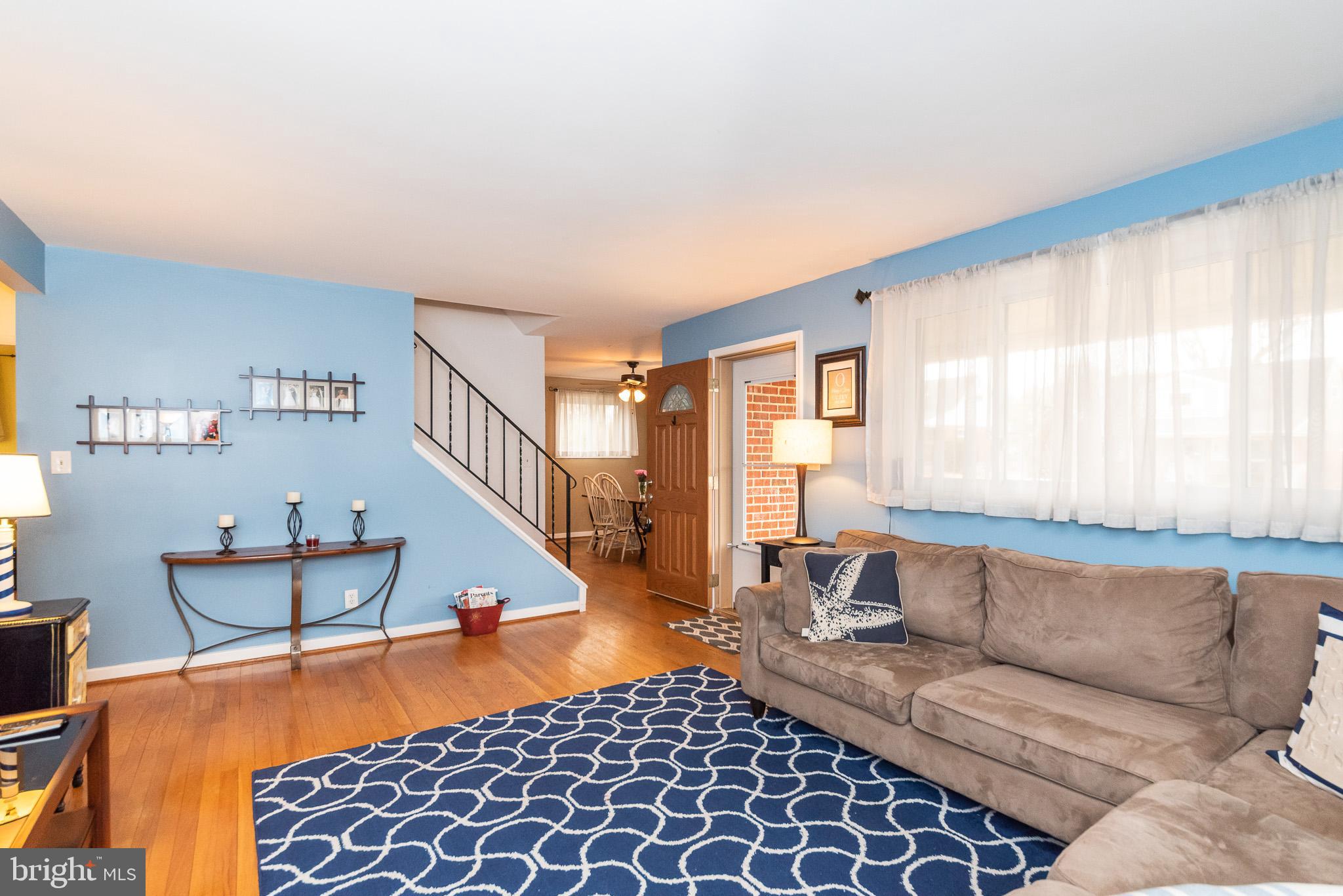 31 Edgemoor Road Lutherville-Timonium, MD 21093 - Photo 7 of 52 Living Room