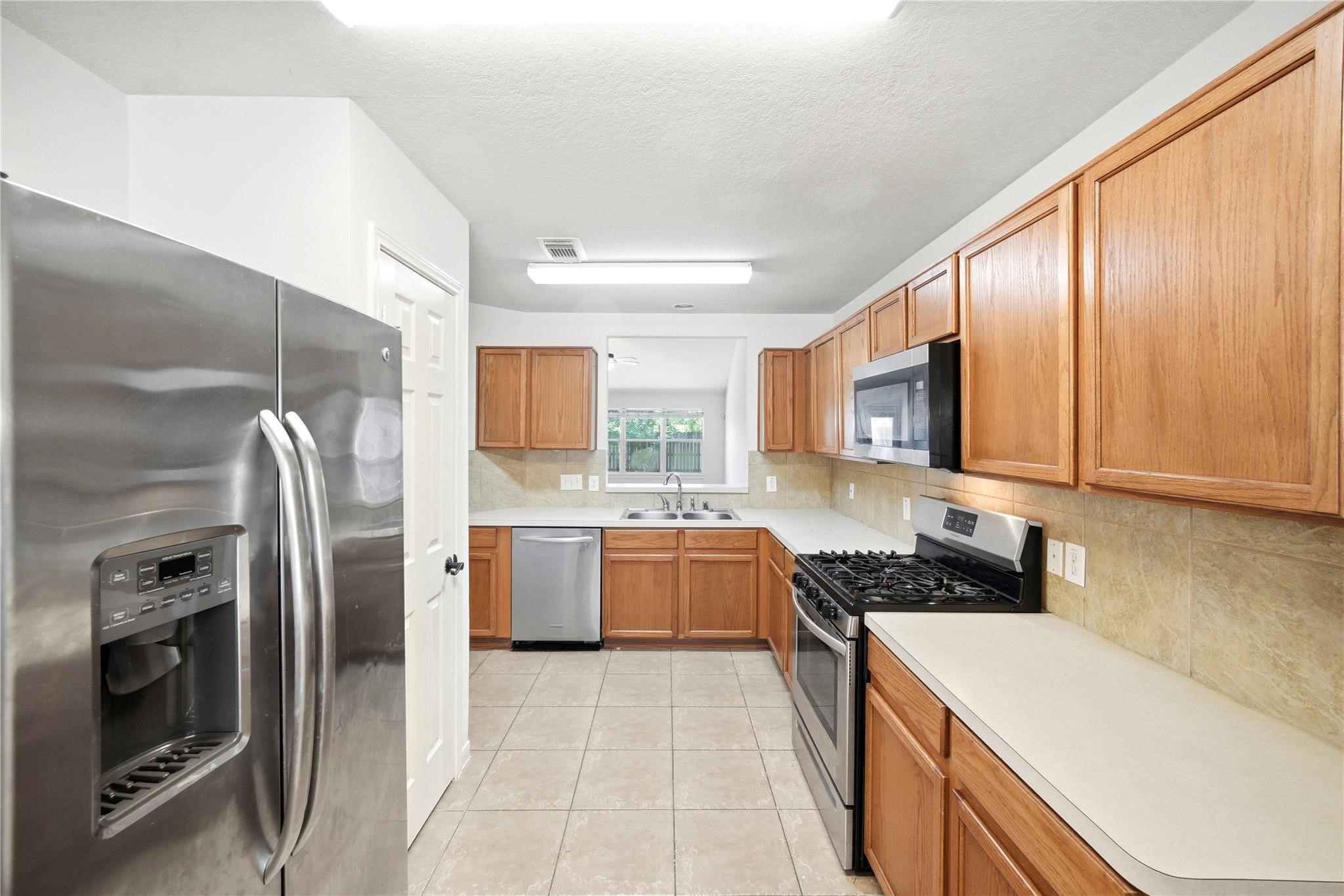 727 Cypresswood Ridge Spring, TX 77373 - Photo 9 of 32 Gallery Image 9