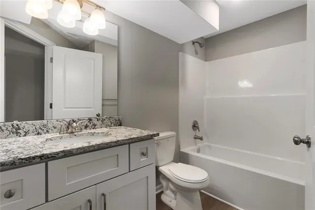 $389,900 | 908 Southwest Pintail Drive, Oak Grove, MO 64075