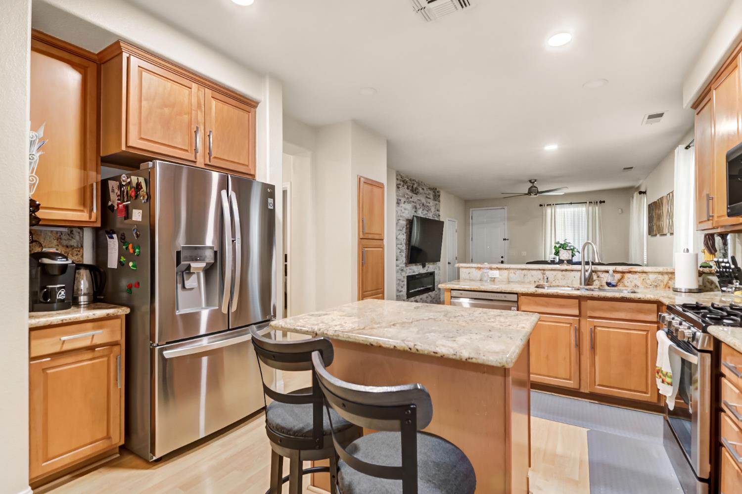 5467 Elderdown Way Sacramento, CA 95835 - Photo 12 of 36