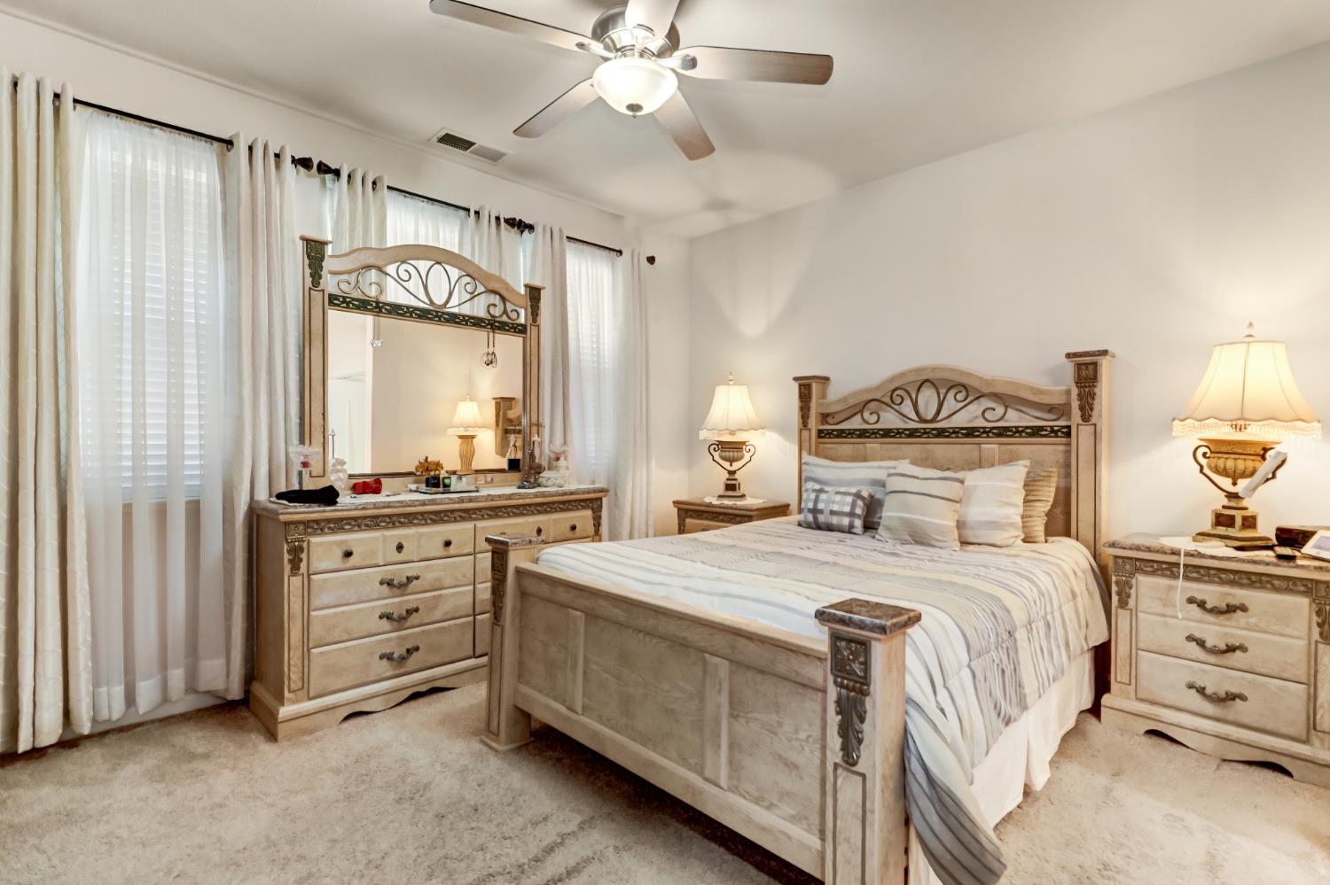 5467 Elderdown Way Sacramento, CA 95835 - Photo 13 of 36