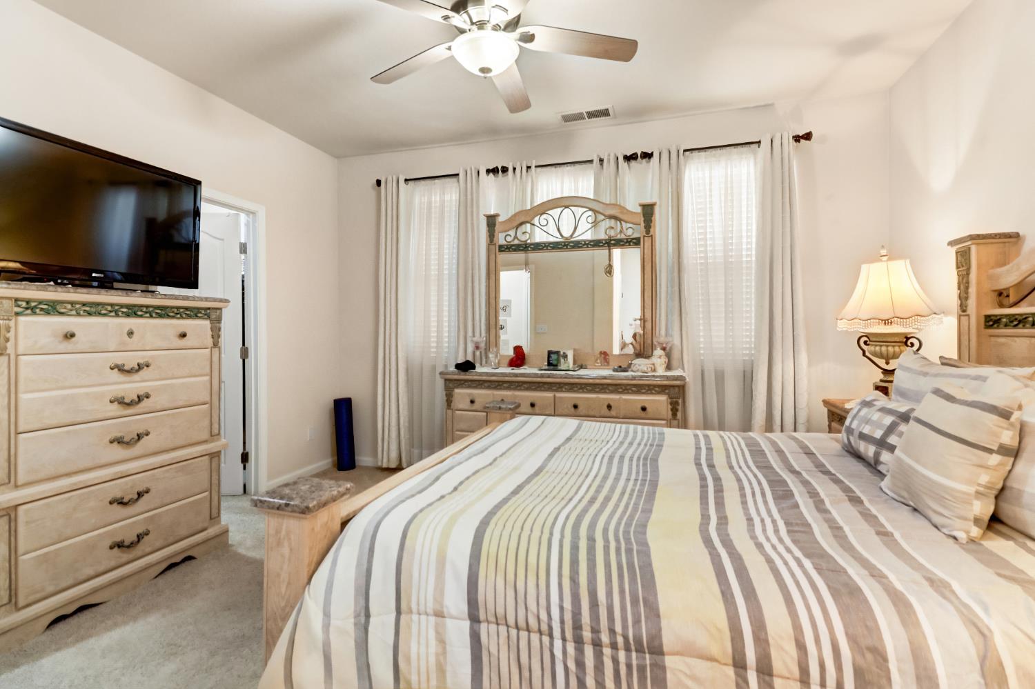 5467 Elderdown Way Sacramento, CA 95835 - Photo 14 of 36