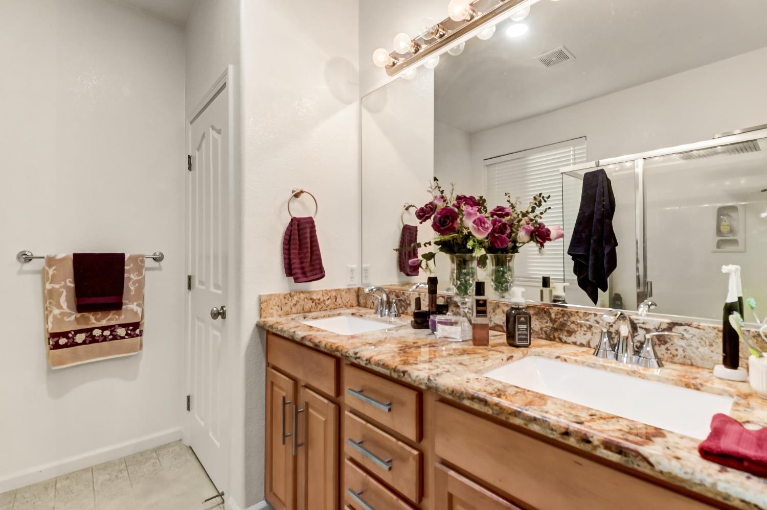 5467 Elderdown Way Sacramento, CA 95835 - Photo 16 of 36