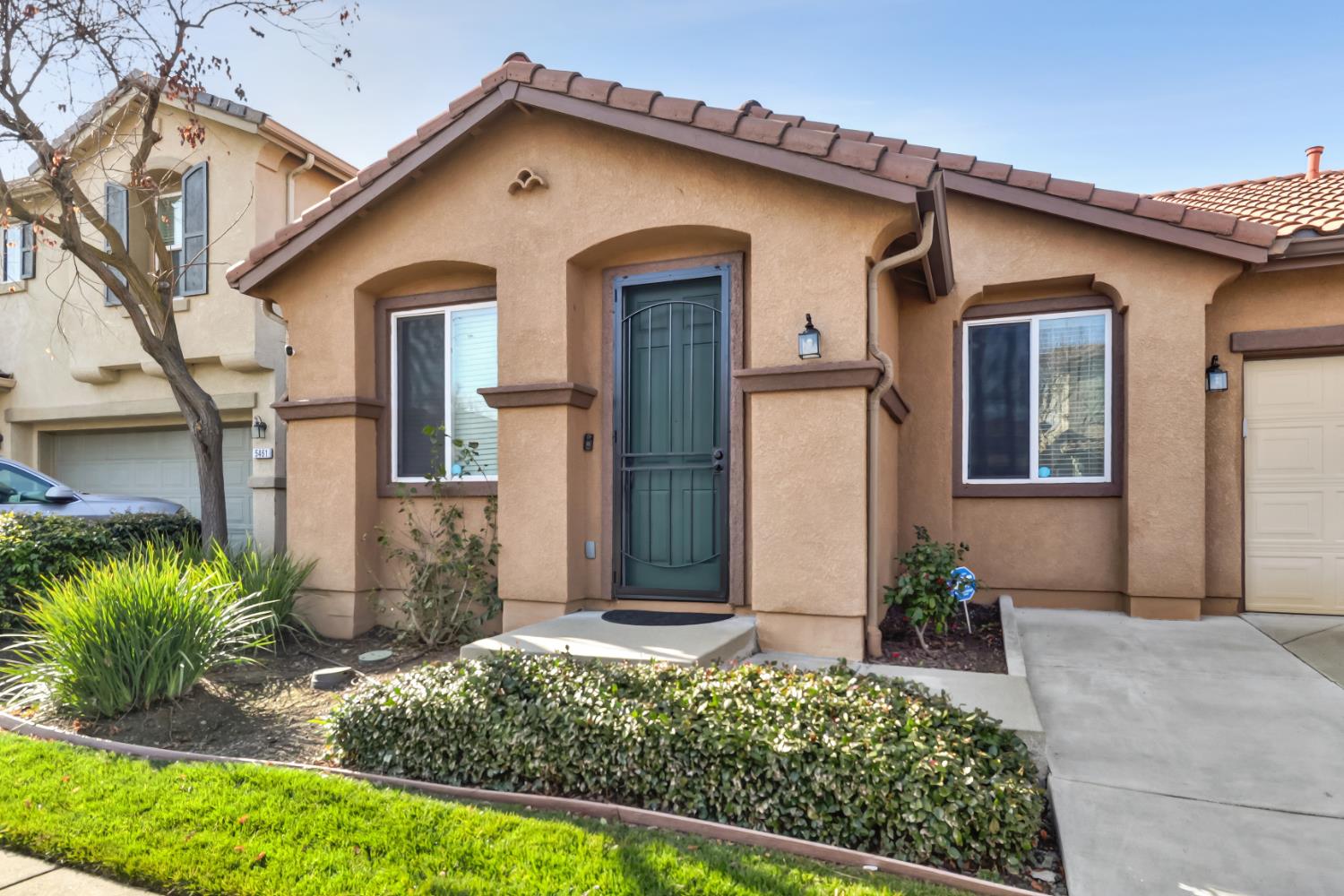 5467 Elderdown Way Sacramento, CA 95835 - Photo 2 of 36