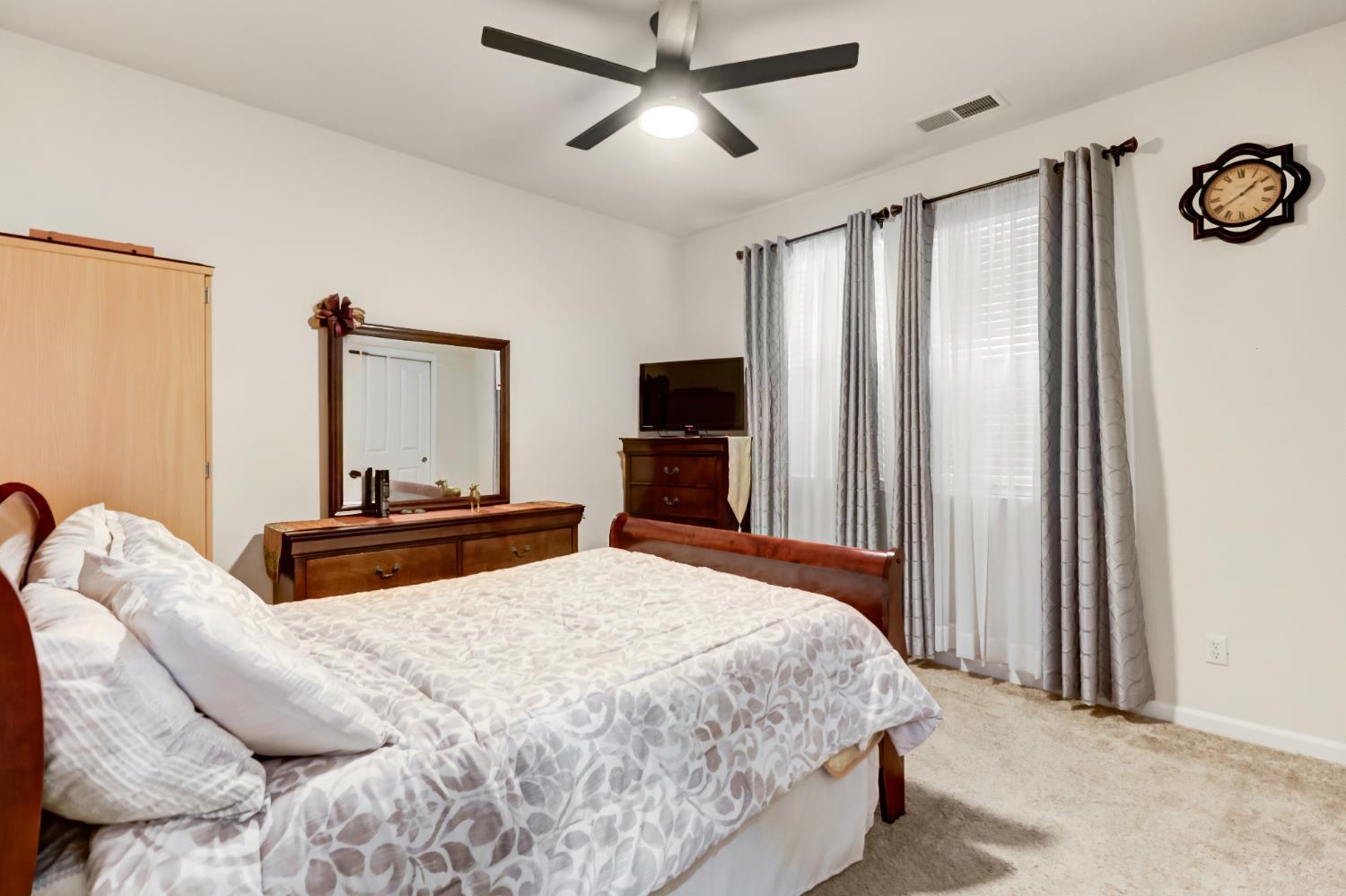 5467 Elderdown Way Sacramento, CA 95835 - Photo 25 of 36