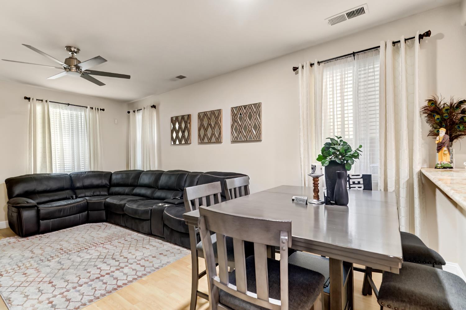 5467 Elderdown Way Sacramento, CA 95835 - Photo 3 of 36