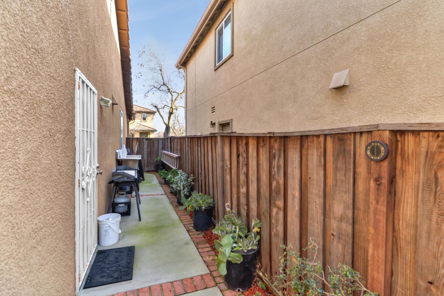 5467 Elderdown Way Sacramento, CA 95835 - Photo 33 of 36