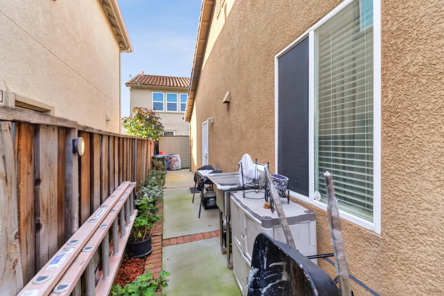 5467 Elderdown Way Sacramento, CA 95835 - Photo 35 of 36