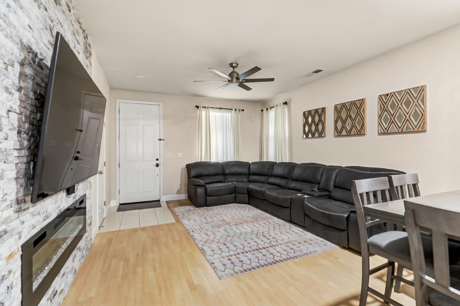 5467 Elderdown Way Sacramento, CA 95835 - Photo 4 of 36