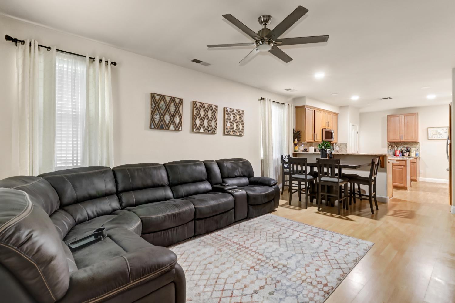 5467 Elderdown Way Sacramento, CA 95835 - Photo 6 of 36