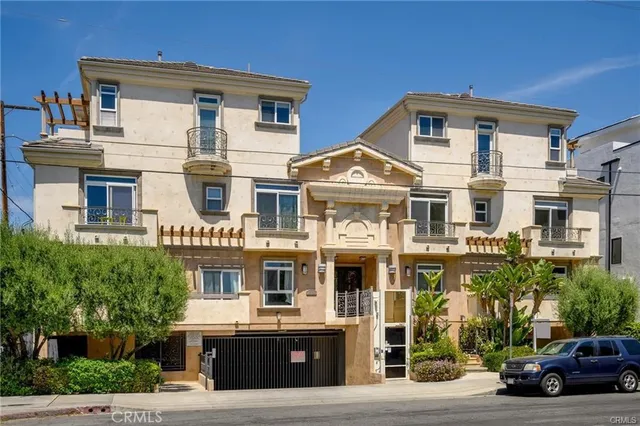 $749,500 | 11323 Huston Street, Unit 1, North Hollywood, CA 91601