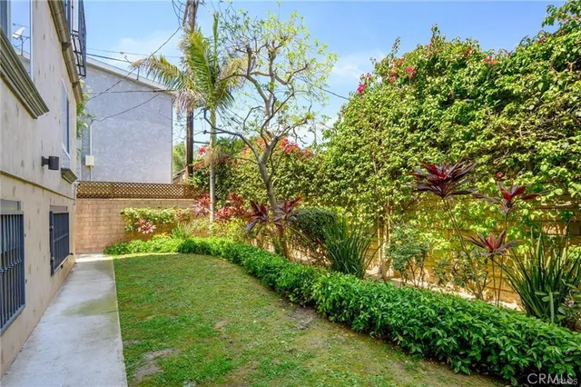 $749,500 | 11323 Huston Street, Unit 1, North Hollywood, CA 91601