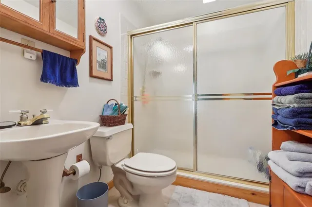 a bathroom with windows