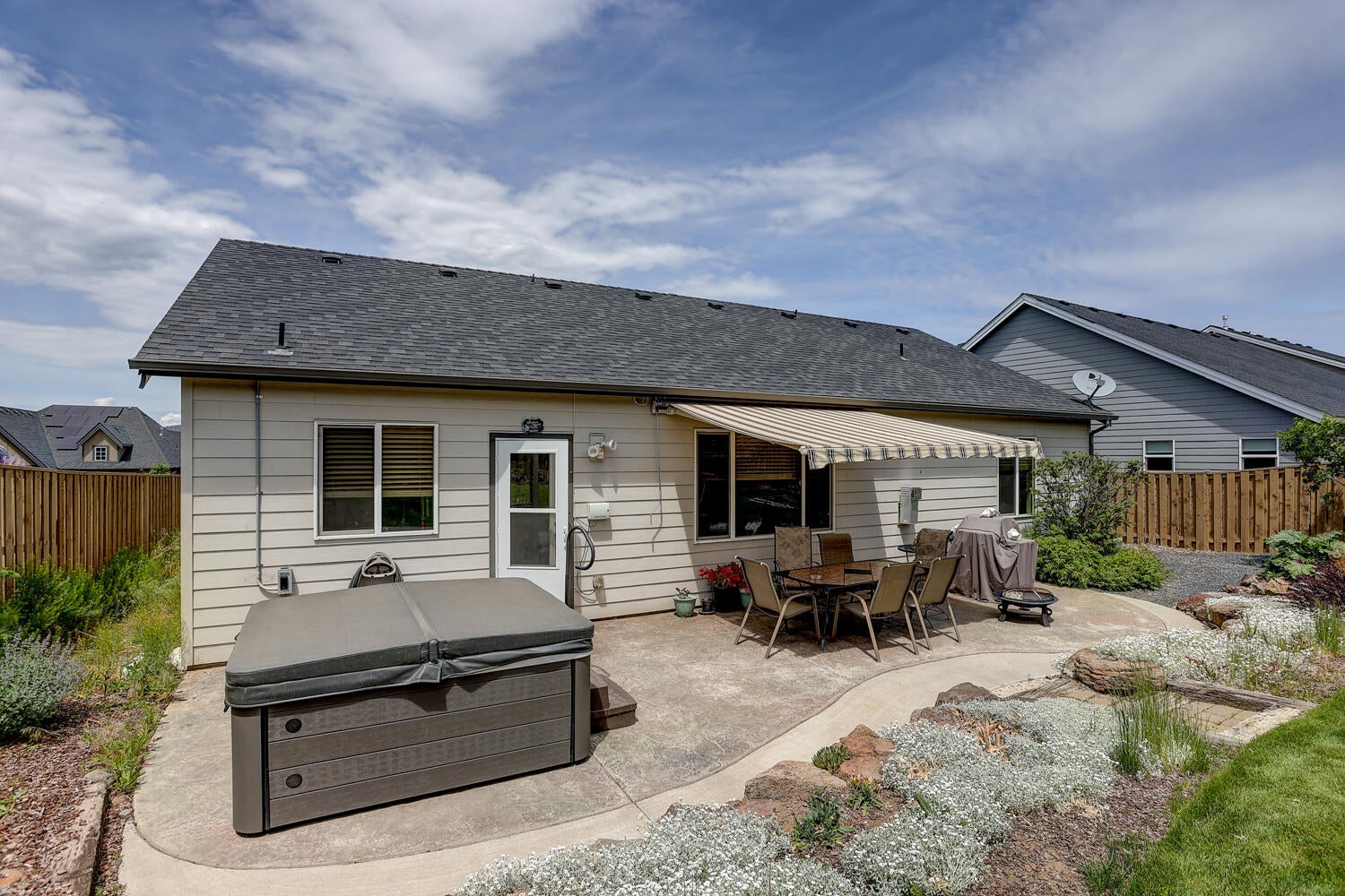 2780 Southwest 49th Street Redmond, OR 97756 - Photo 12 of 20 2780 SW 49th Street-16