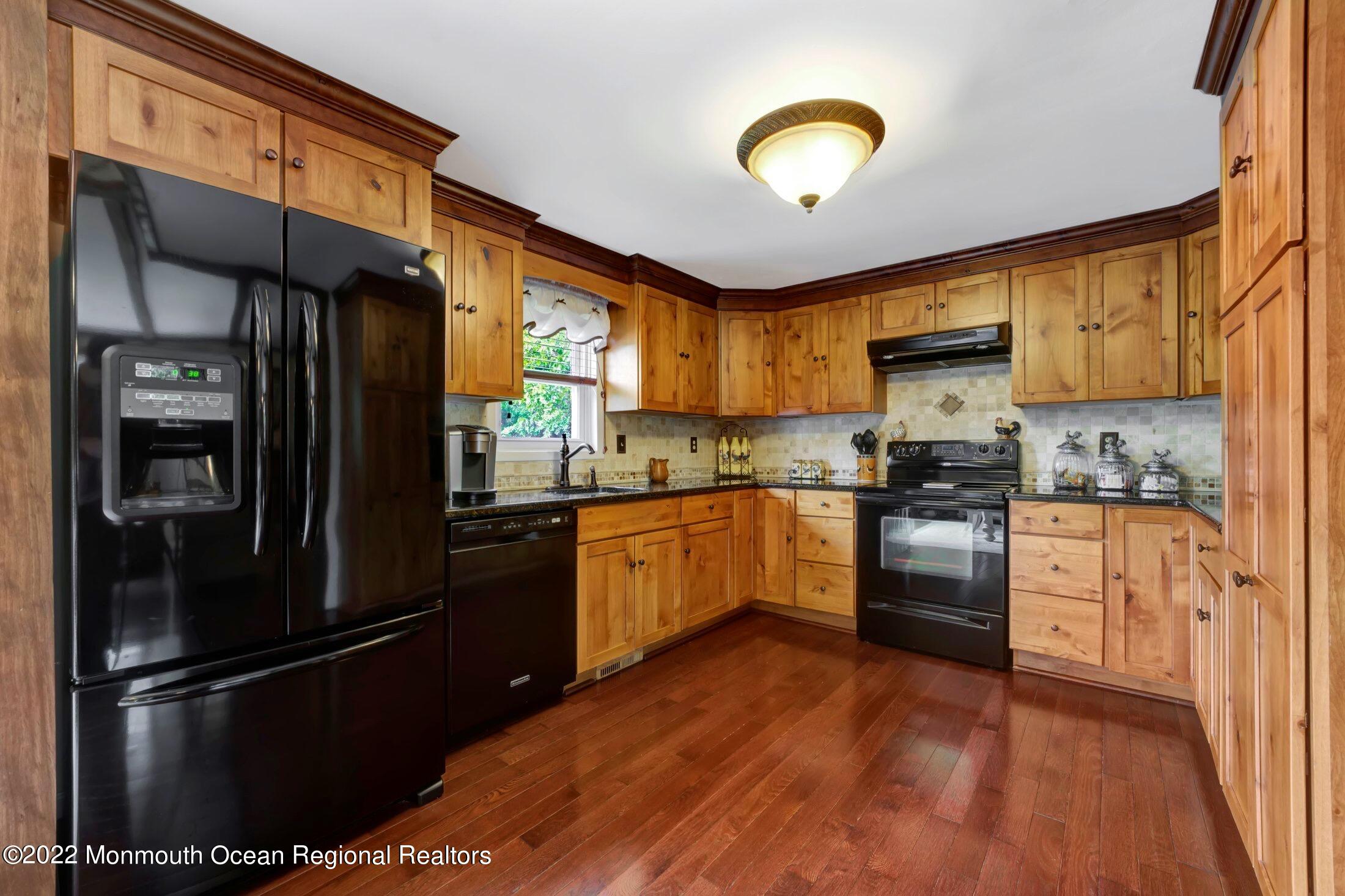 144 Hawkin Road New Egypt, NJ 08533 - Photo 8 of 31 KITCHEN