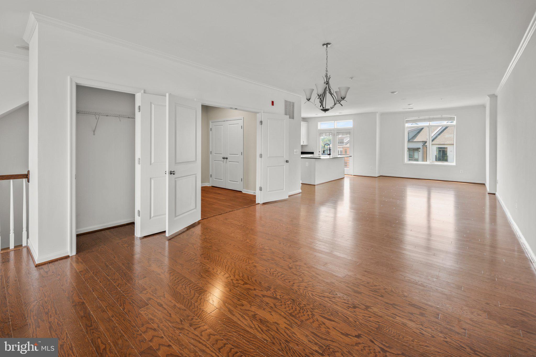 1506 Ribbon Limestone Terrace Southeast Leesburg, VA 20175 - Photo 8 of 30 Gallery Image 8