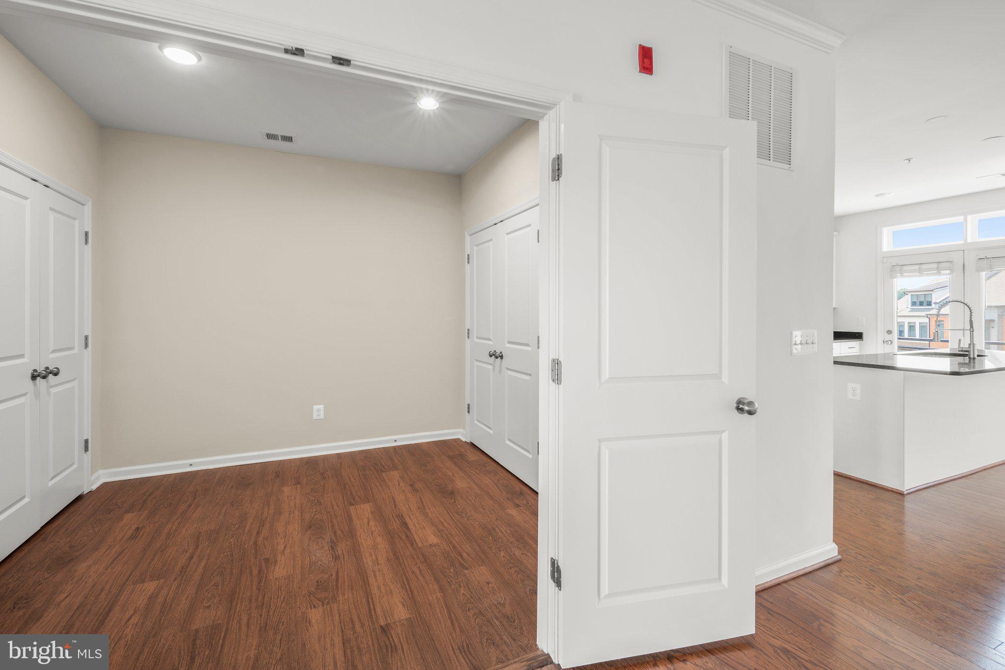 1506 Ribbon Limestone Terrace Southeast Leesburg, VA 20175 - Photo 10 of 30 Gallery Image 10