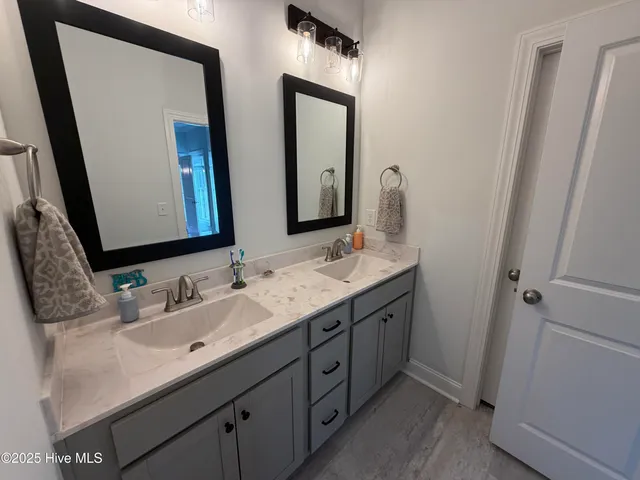 $379,800 | 3323 School Vw Drive, Farmville, NC 27828