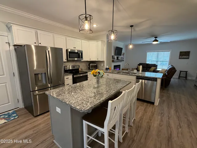 $379,800 | 3323 School Vw Drive, Farmville, NC 27828