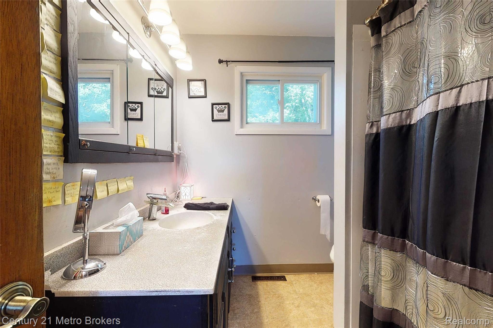 10390 South Dehmel Road Birch Run, MI 48415 - Photo 11 of 16 10390-S-Dehmel-Rd-28 Bathroom.jpg