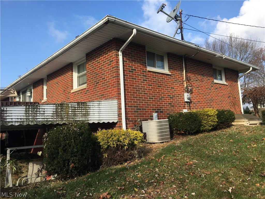 1714 Toepfer Road Akron, OH 44312 - Photo 6 of 14