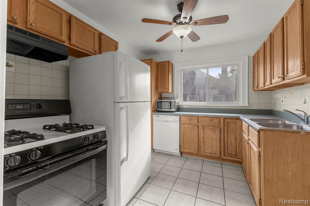 21551 Edison Street Dearborn, MI 48124 - Photo 14 of 29