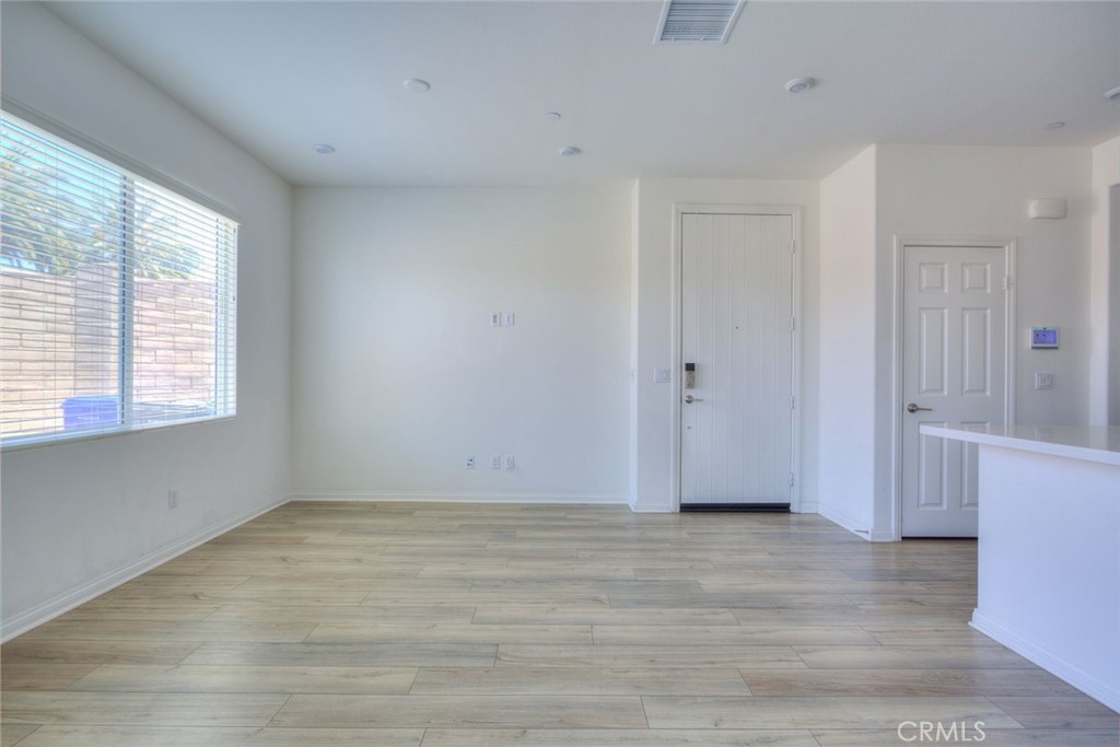 202 Bonita Lane Rialto, CA 92376 - Photo 4 of 43