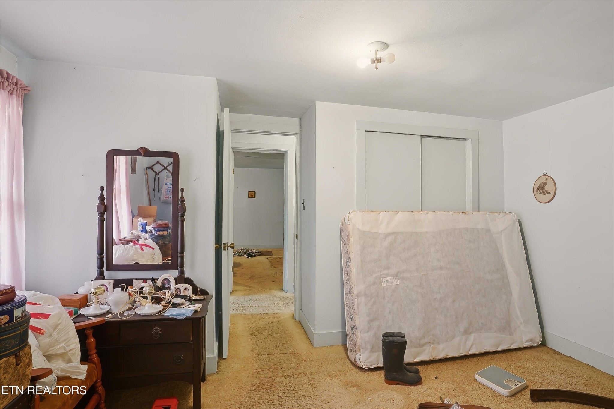 7809 Wood Road Corryton, TN 37721 - Photo 19 of 49 a living room with furniture