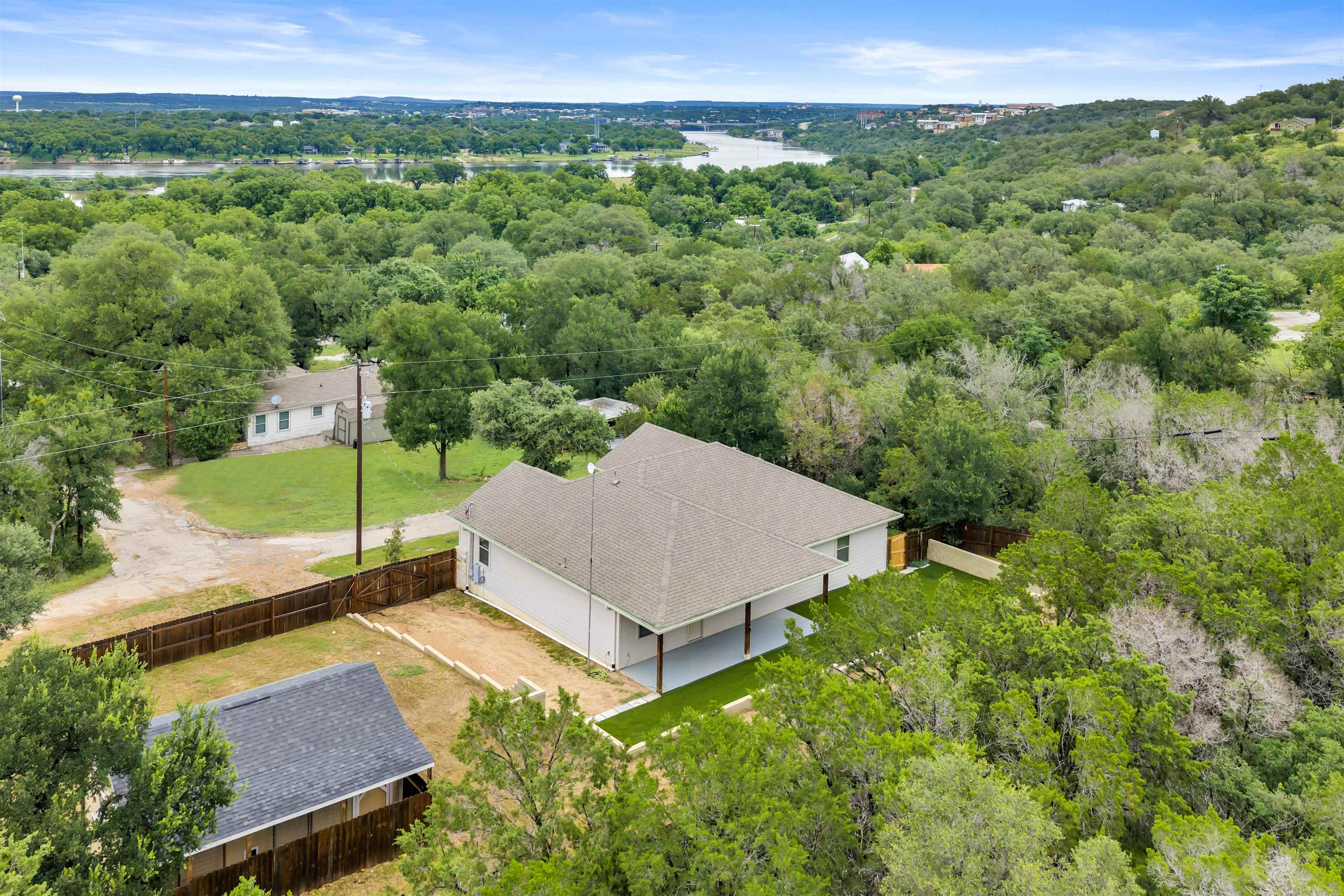 511 Taylor Drive Horseshoe Bay, TX 78657 - Photo 4 of 36