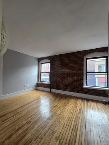 $1,700 | 604 Essex Street, Unit 205, Lynn, MA 01901